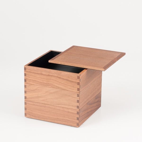 ウォールナットの三段重 6寸重箱 内黒