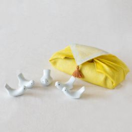 専用ページ　小鳥（サンキライ）鳩　花束　2点セット 花札柄のお皿 4寸 藤に杜鵑（ほととぎす） | 御細工所 produced by 目